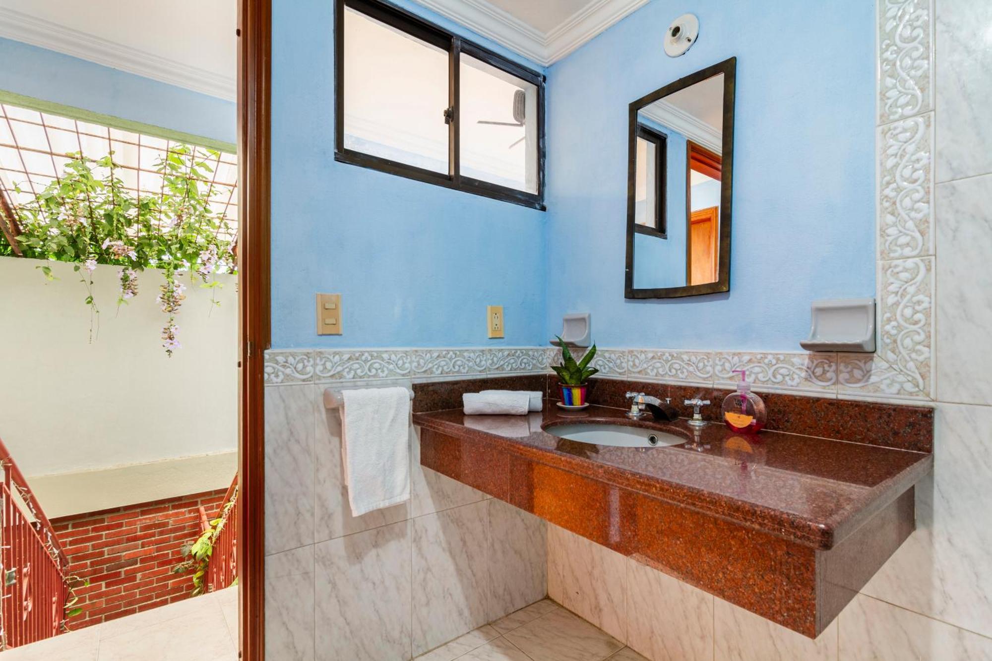 Hostal Cartagonova - Habitaciones Privadas Y Amplias Cerca A Zonas Turisticas Cartagena Exteriör bild