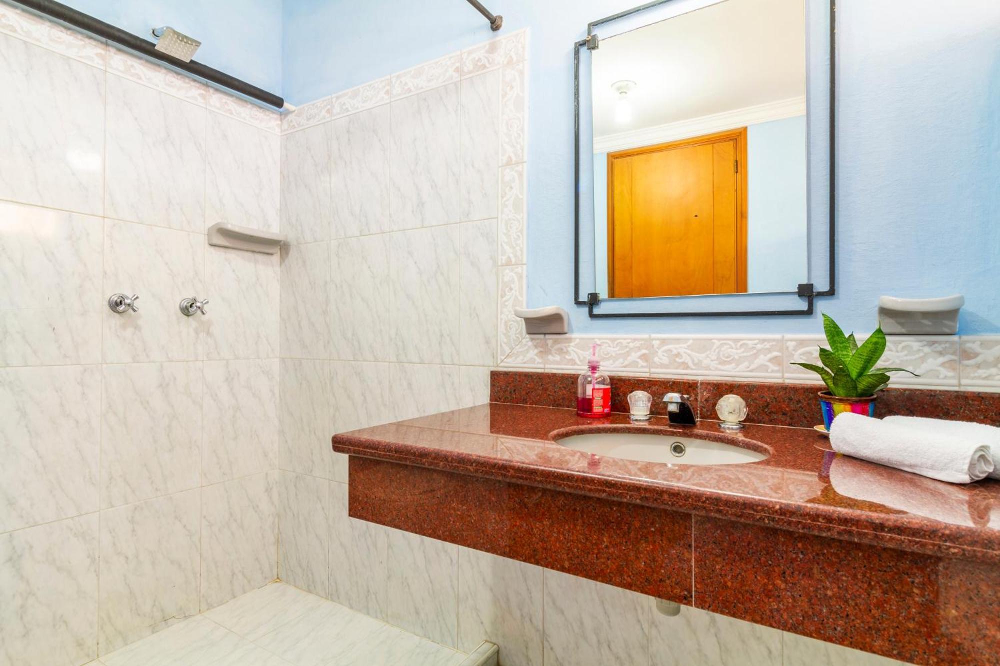 Hostal Cartagonova - Habitaciones Privadas Y Amplias Cerca A Zonas Turisticas Cartagena Exteriör bild