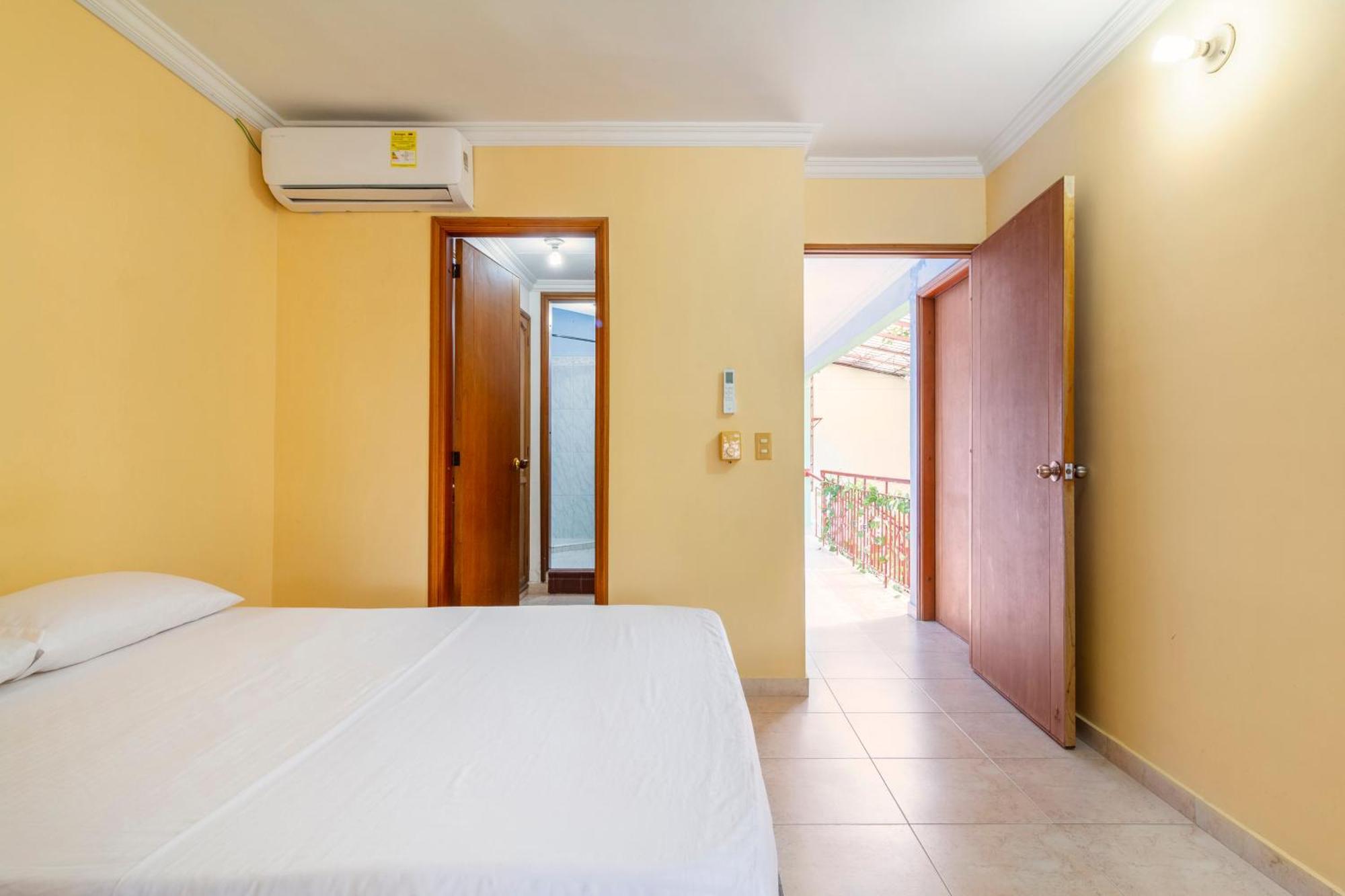 Hostal Cartagonova - Habitaciones Privadas Y Amplias Cerca A Zonas Turisticas Cartagena Exteriör bild