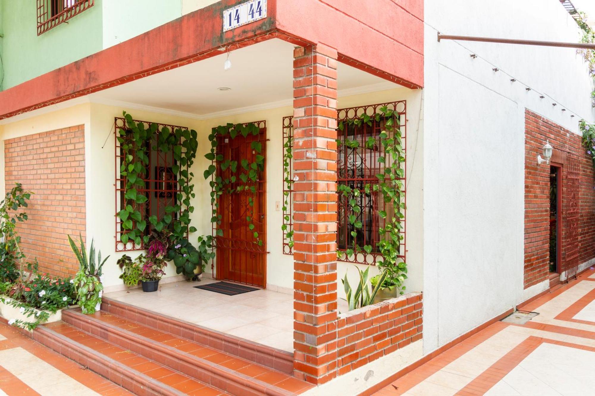 Hostal Cartagonova - Habitaciones Privadas Y Amplias Cerca A Zonas Turisticas Cartagena Exteriör bild